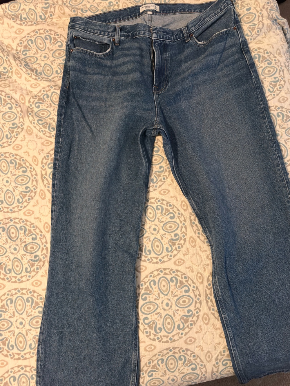Abercrombie & Fitch Women's Slouchy Jeans 33L